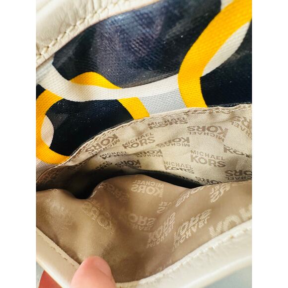 MICHAEL KORS Yellow Navy Geometric Design Patent Leather Crossbody Handbag - Picture 4 of 10